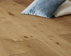 E2018A Oak Brushed & Matt Lacquered Engineered Wood Flooring